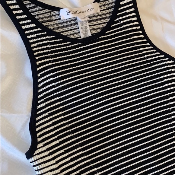 BCBG black & white cropped tank top! Size XS/S - Picture 2 of 4